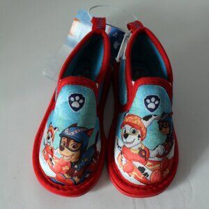 Paw Patrol  Slippers Size 5/6 Rubber Bottoms
